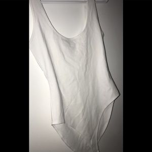 I’m selling a white bodysuit from forever 21